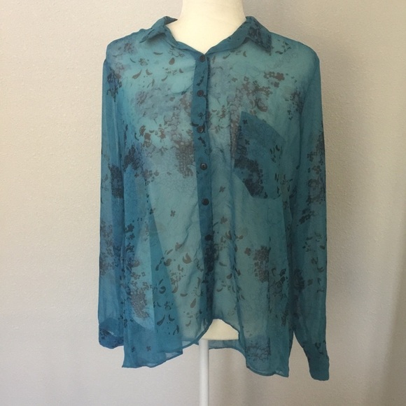 Urban Outfitters Staring at Stars Chiffon Button-Down Blouse - Picture 2 of 4